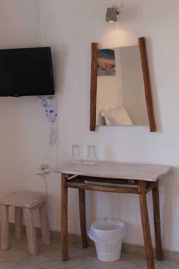 Londos Hotel ปิโซ ลิวาดิ ภายนอก รูปภาพ